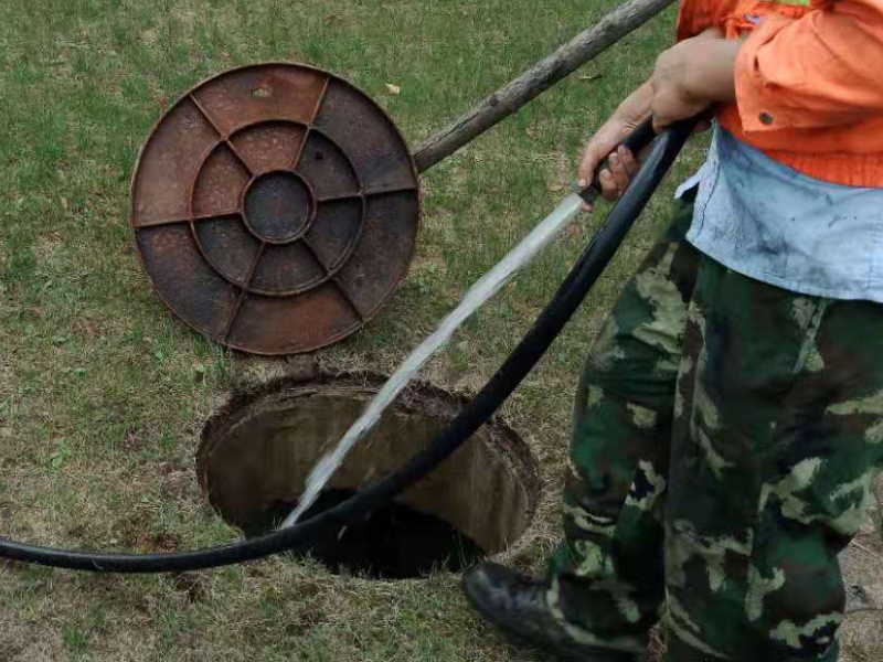 南京鼓楼区疏通下水道，清理化粪池