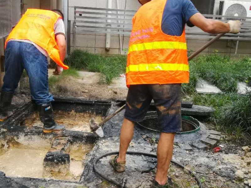 南京鼓楼区卫生间下水道疏通及化粪池清理什么设备都有